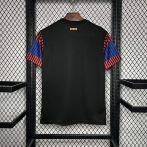 camiseta-barcelona-prepartido-2024-2025-parte-trasera
