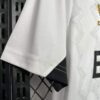 camiseta-bayer-leverkusen-segunda-equipacion-2024-2025-puño-derecho