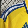camiseta-leeds-united-segunda-equipacion-2024-2025-puño-izquierdo