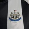 camiseta-newcastle-primera-equipacion-2024-2025-escudo
