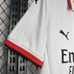 camiseta-segunda-equipacion-AC-milan-2024-2025-puño-derecho