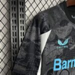 camiseta-tercera-equipacion-bayer-leverkusen-2024-2025-puño-derecho