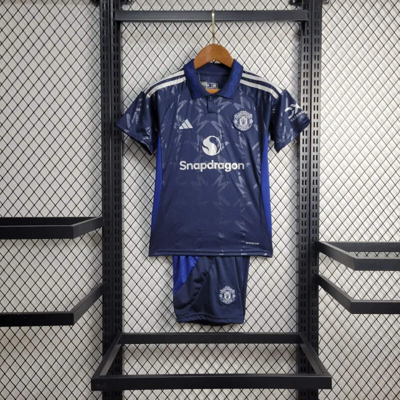 conjunto-niño-manchester-united-2024-2025
