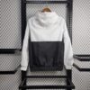 Alternative view of Cortavientos Manchester United Blanco Negro 2024-2025