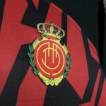 Camiseta Local RCD Mallorca 2024-2025 logo
