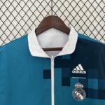 Cortaviento Reversible Real Madrid Celeste-Blanco 2024-2025 pecho celeste