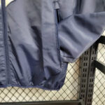 Cortavientos-real-madrid-azul-oscuro-blanco-2024-2025-sierre