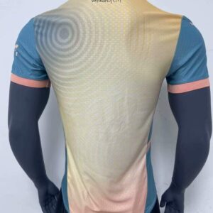 camiseta-manchester-city-version-jugador-cuarta-equipacion-2024-2025-parte-trasera