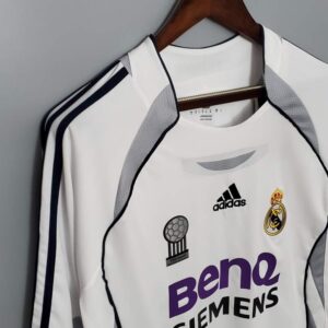 camiseta-real-madrid-retro-manga-larga-primera-equipacion-2006-dorsal