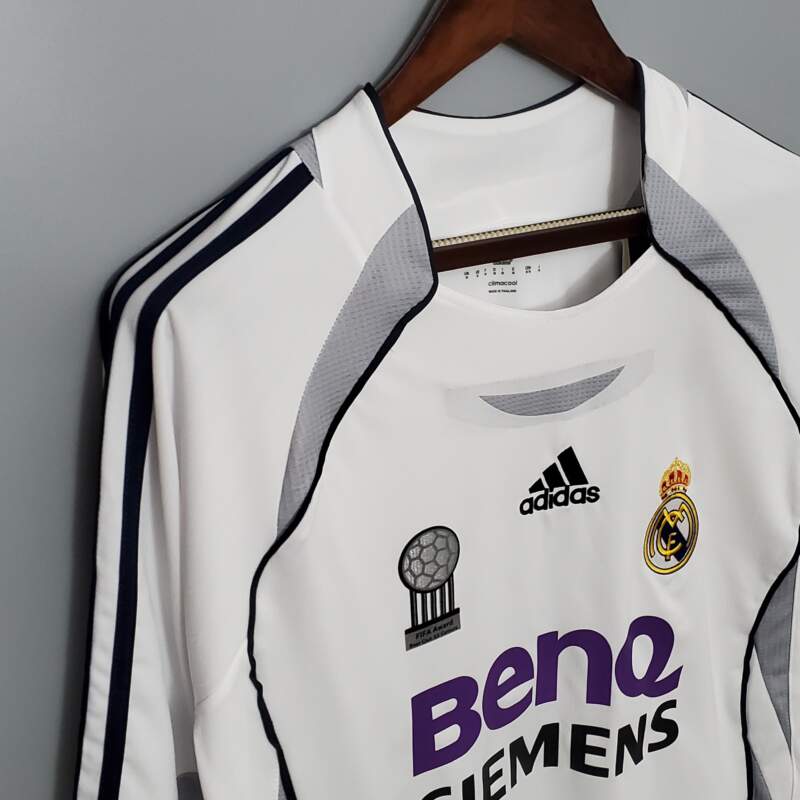 camiseta-real-madrid-retro-manga-larga-primera-equipacion-2006-dorsal camiseta-real-madrid-retro-manga-larga-primera-equipacion-2006-dorsal