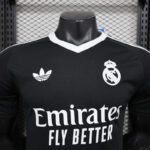 camiseta-real-madrid-version-jugador-portero-negro-2024-2025-pecho