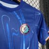 conjunto-niño-chelsea-primera-equipacion-2024-2025-escudo