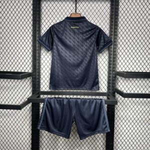 conjunto-niño-juventus-tercera-equipacion-2024-2025-parte-trasera