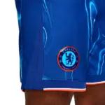 pantalon-corto-chelsea-primera-equipacion-2024-2025-escudo