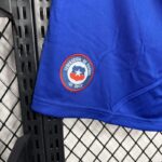 pantalon-corto-chile-primera-equipacion-2024-2025-escudo