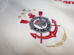 Camiseta Retro Corinthians Local 2012 logo