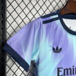 Conjunto Niño Arsenal Tercera Equipación 2024-2025 puño derecho