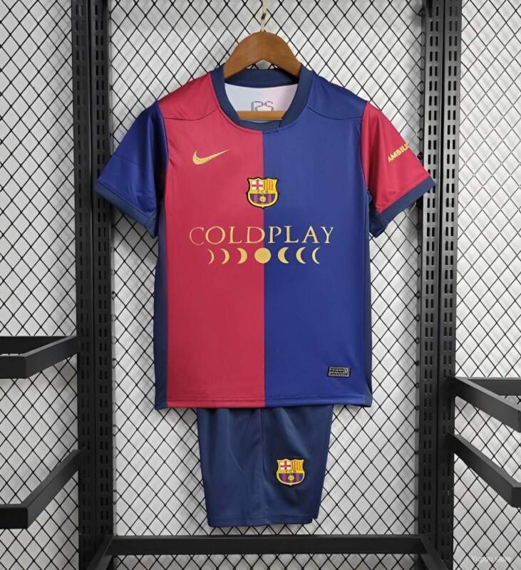Conjunto Niño FC Barcelona primera equipacion Coldplay 2024-2025 parte delantera Conjunto Niño FC Barcelona primera equipacion Coldplay 2024-2025 parte delantera