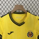 Conjunto Niño Villareal FC Primera Equipacion 2024-2025 pecho