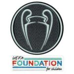 Trofeo de campeón de la UCL 21-22 And Uefa Fundation.