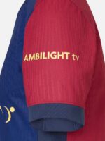 camiseta-barcelona-colplay-primera-equipacion-2024-2025-puño-izquierdo