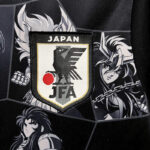 camiseta-japon-version-Saint-Seiya-2023-2024-escudo