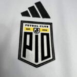 camiseta pio fc escudo