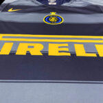 Camiseta Retro Inter Milán Segunda Equipacion 2004-2005 parte delantera