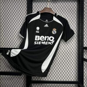 Camiseta Retro Real Madrid Tercera Equipacion 2006-2007 parte delantera