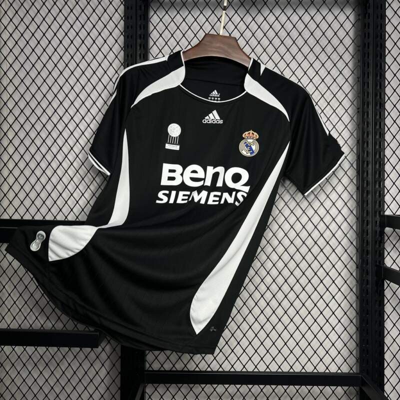Camiseta Retro Real Madrid Tercera Equipacion 2006-2007 parte delantera Camiseta Retro Real Madrid Tercera Equipacion 2006-2007 parte delantera