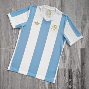 Camiseta-argentina-aniversario-estilo-retro-2024-2025-frontal