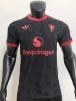 Camiseta-de-entrenamiento-manchester-united-version-jugador-2024-2025