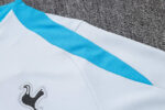 Chandal-tottenham-blanco-2024-2025-hombro