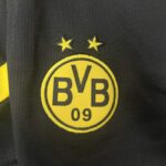 Conjunto Niño Borussia Dortmund Primera Equipación 2024-2025 logo pantalon corto