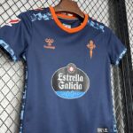 conjunto-niño-celta-de-vigo-segunda-equipacion-2024-2025-pecho