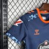 conjunto-niño-celta-de-vigo-segunda-equipacion-2024-2025-puño-derecho