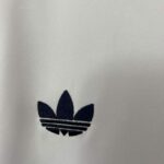 Camiseta Retro Real Madrid Primera equipacion 1984-1985 logo