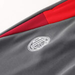 Chandal AC Milan Rojo 2024-2025 escudo-1