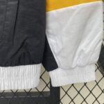 Chaqueta Gabardina Real Madrid Blanco Amarillo 2024-2025 puños