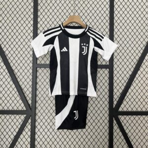 Conjunto Juventus primera equipacion 2024-2025