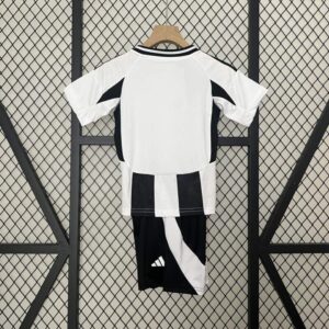 Conjunto Juventus primera equipacion 2024-2025 dorsal