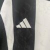 Conjunto Juventus primera equipacion 2024-2025 logo