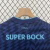 Conjunto Niño Porto Tercera Equipacion 2024-2025 cuello anterior