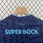 Conjunto Niño Porto Tercera Equipacion 2024-2025 cuello anterior