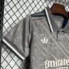 Conjunto Niño Real Madrid Tercera Equipacion 2024-2025 puño derecho