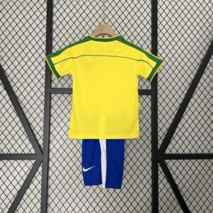 Conjunto retro niño Brasil primera equipacion 1998 dorsal