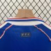 Conjunto retro niño Francia primera equipacion 1998 cuello anterior
