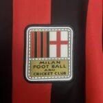 Camiseta AC Milan Edición conmemorativa del 125 aniversario escudo