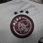 Camiseta Ajax Tercera equipacion versión jugador 2024-2025 escudo