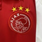 Camiseta Ajax primera equipacion 2024-2025 escudo